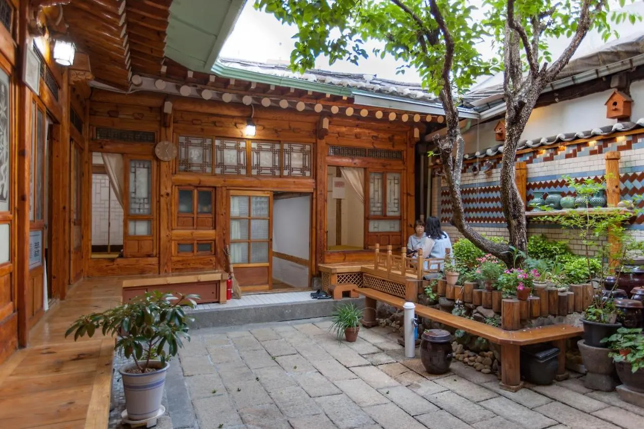 Dongmyo Hanok Sihwadang - Private Korean Style House In The City Center With A Beautiful Garden ソウル特別市 韓国