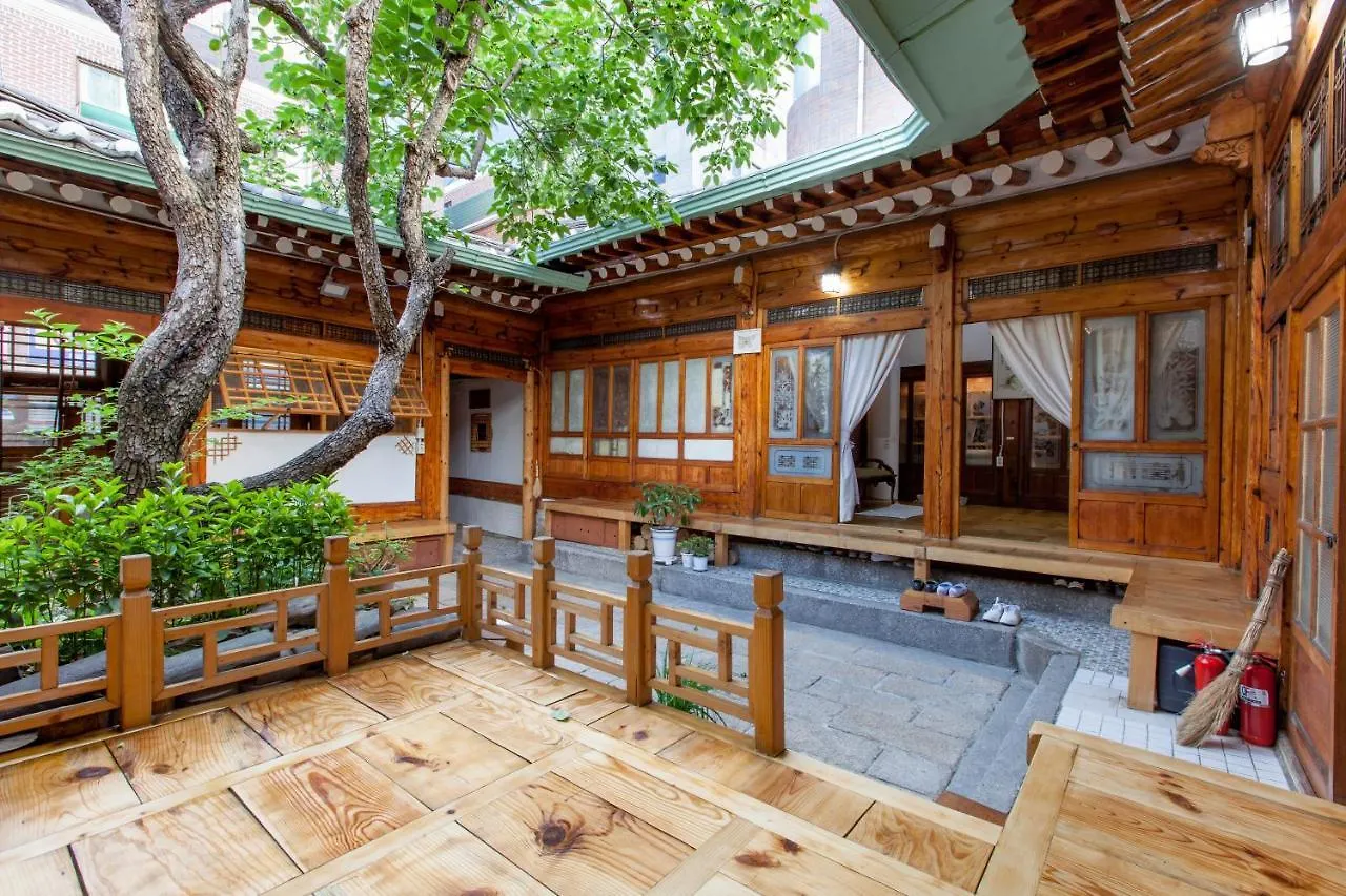 Dongmyo Hanok Sihwadang - Private Korean Style House In The City Center With A Beautiful Garden Séoul