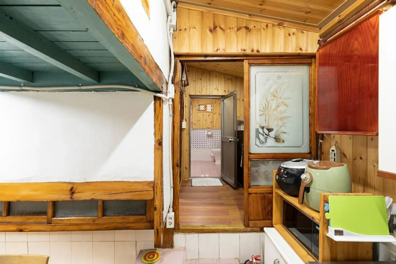 ゲストハウス Dongmyo Hanok Sihwadang - Private Korean Style House In The City Center With A Beautiful Garden ソウル特別市
