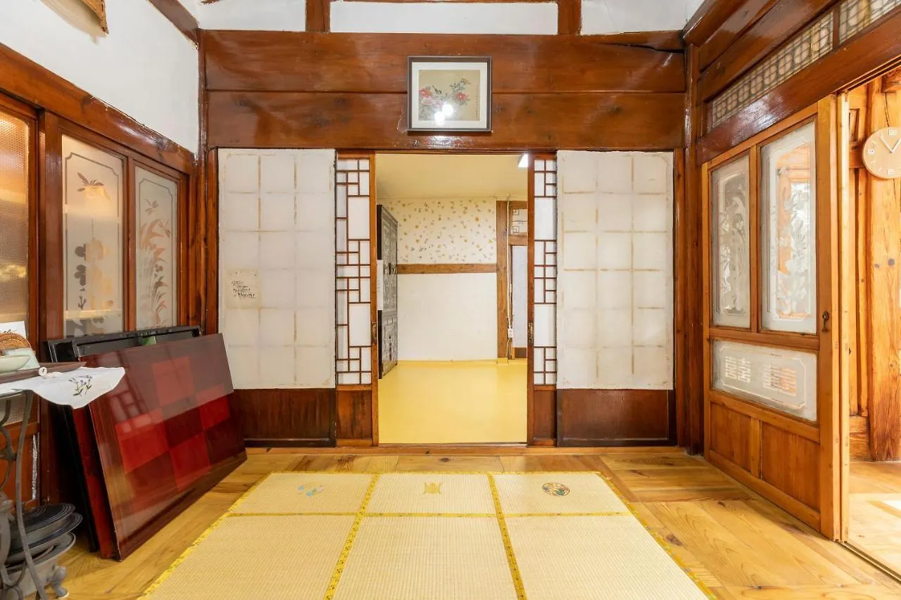 ゲストハウス Dongmyo Hanok Sihwadang - Private Korean Style House In The City Center With A Beautiful Garden ソウル特別市 韓国